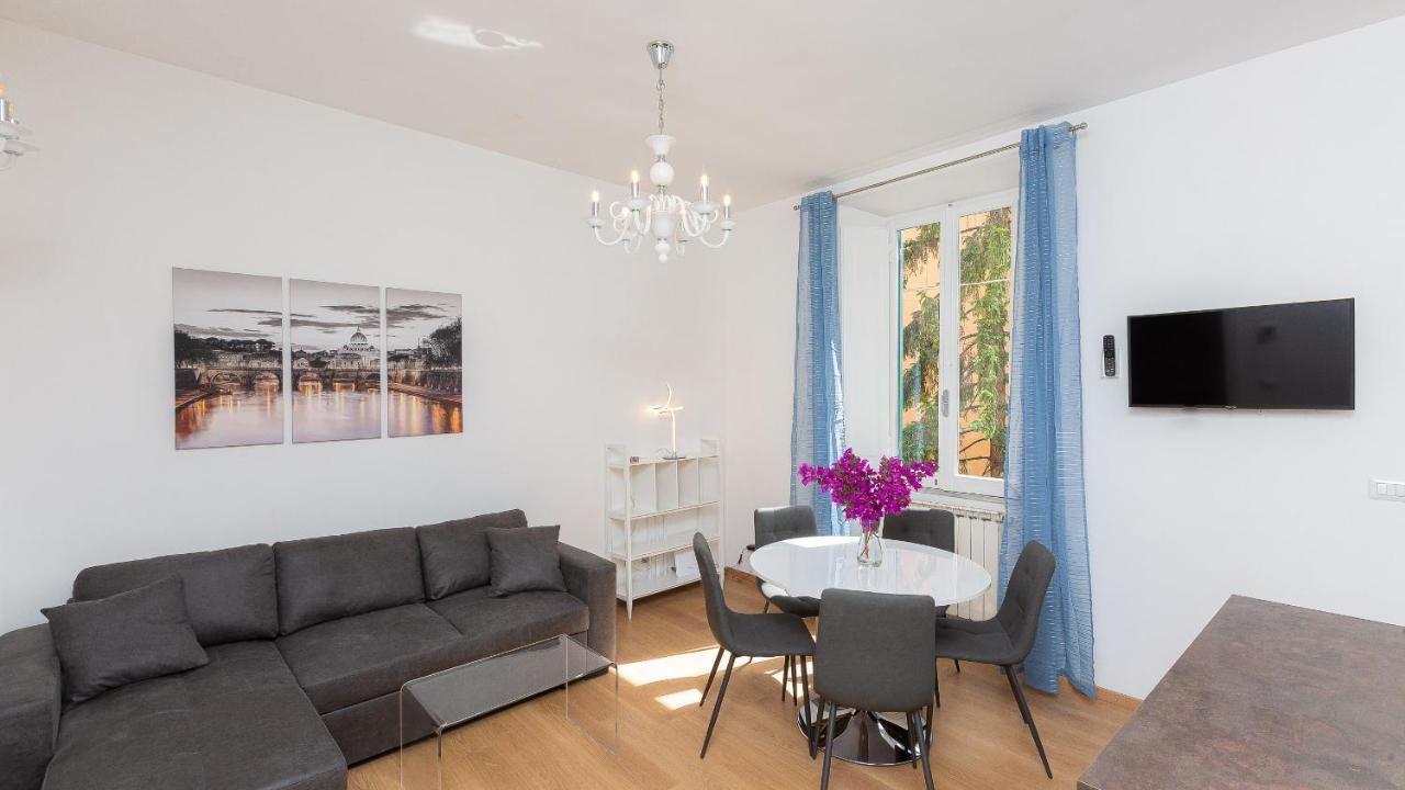 Karan's Aparment In * Rome